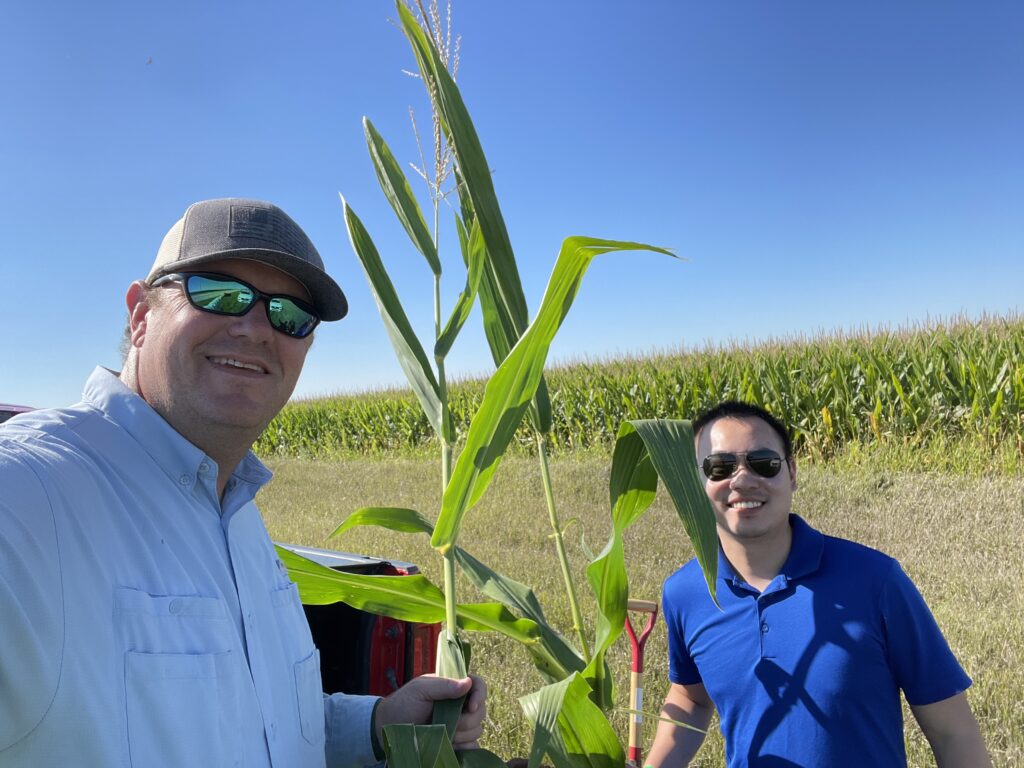 Luke from FBN and Rick from Vulpes during the 2022 Iowa field visit
